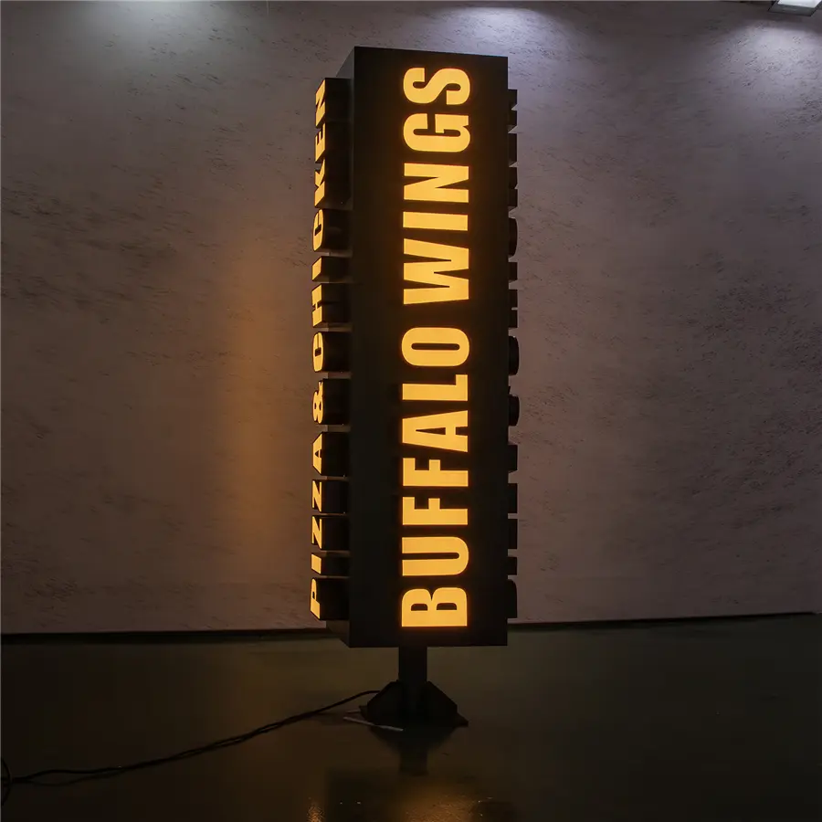 Four-sided luminous characters .jpg