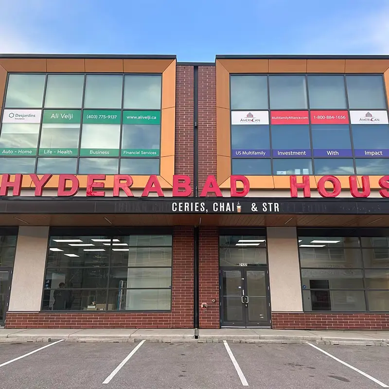 Advantages and application scenarios of frontlit LED signs (4).jpg